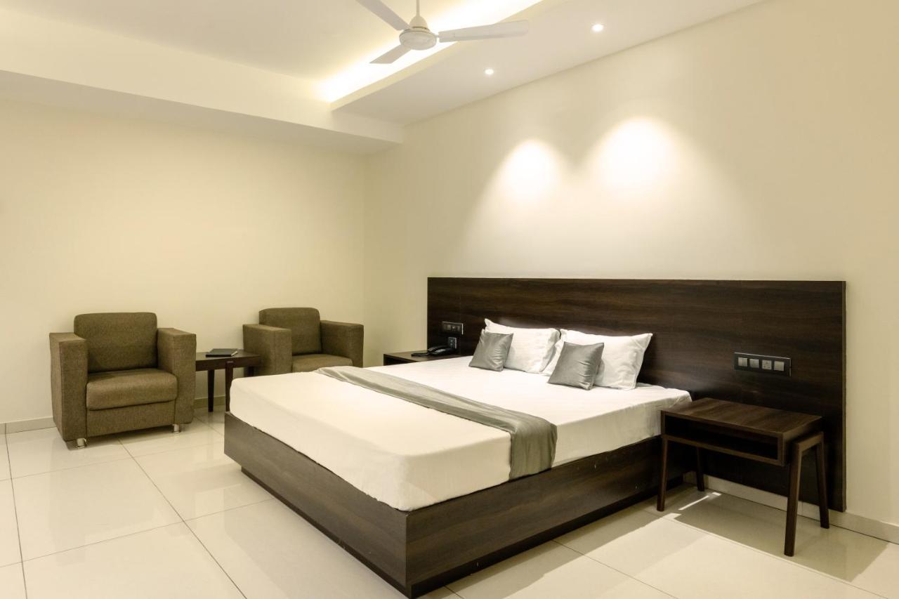 Hotel Paramount Suites & Service Apartments Mangalore Exterior photo
