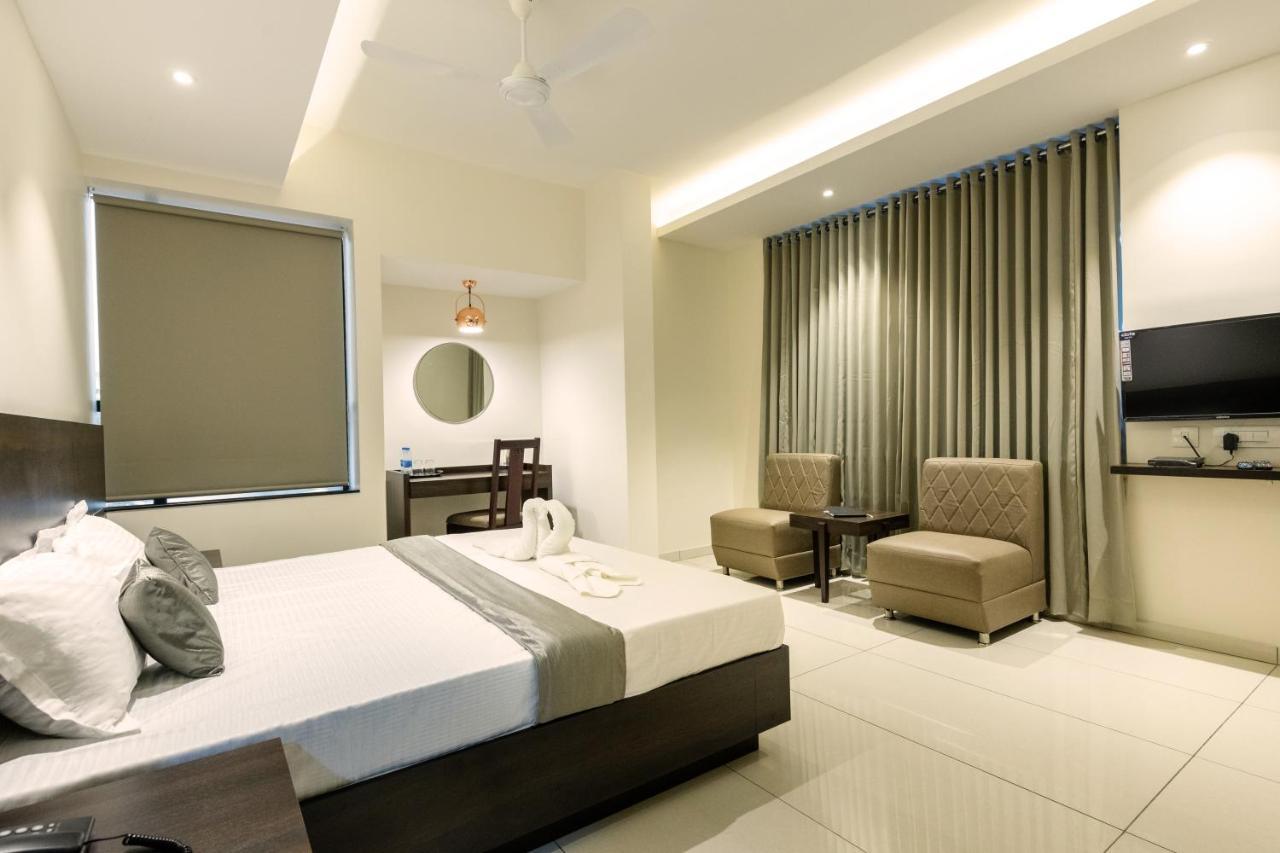 Hotel Paramount Suites & Service Apartments Mangalore Exterior photo