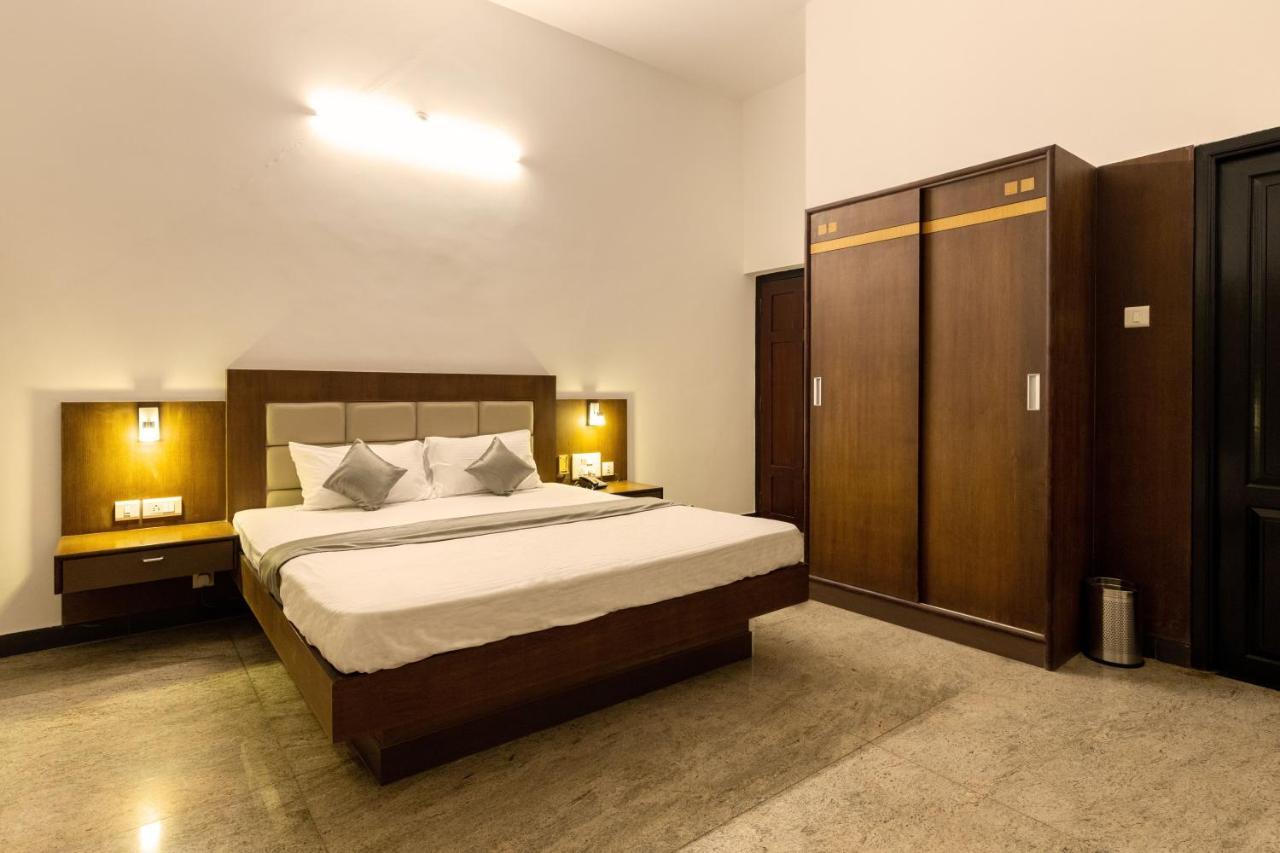Hotel Paramount Suites & Service Apartments Mangalore Exterior photo