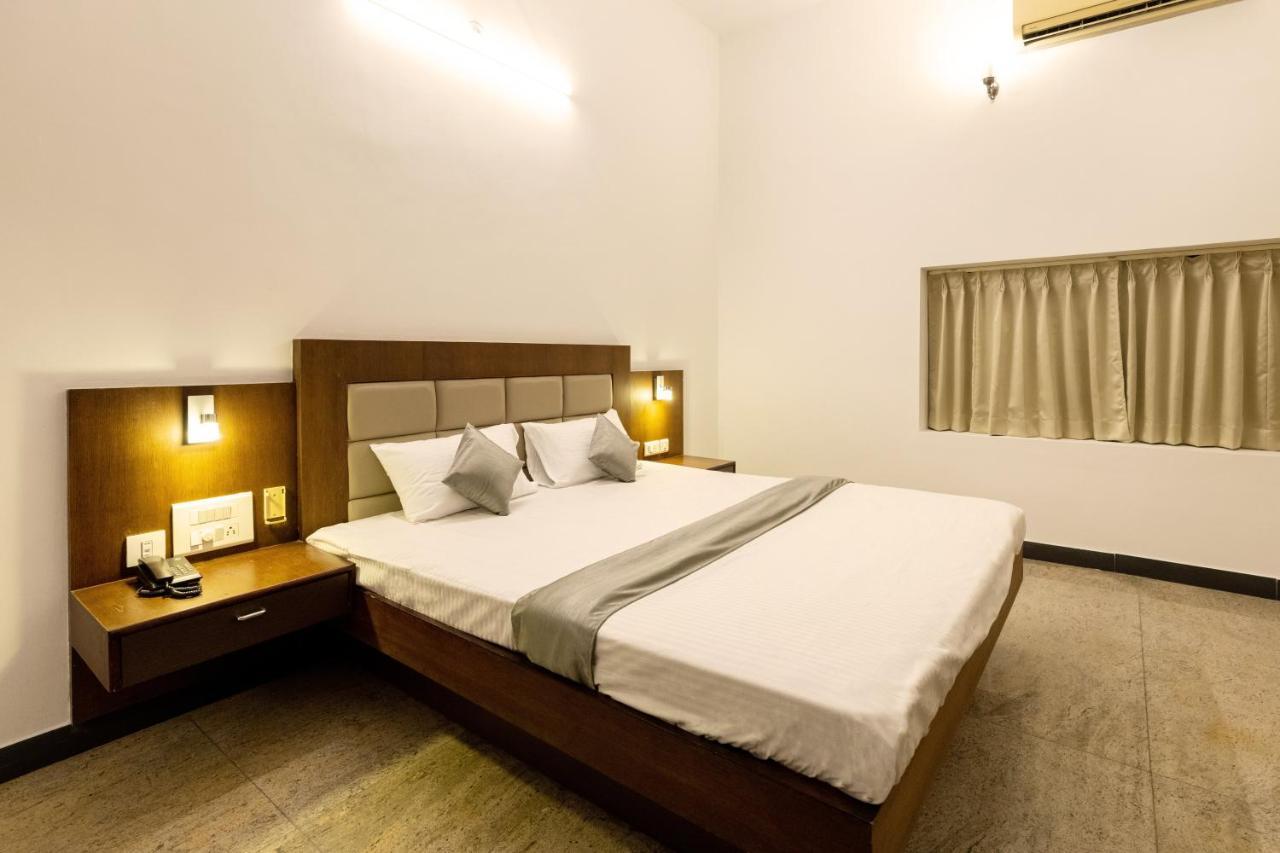 Hotel Paramount Suites & Service Apartments Mangalore Exterior photo