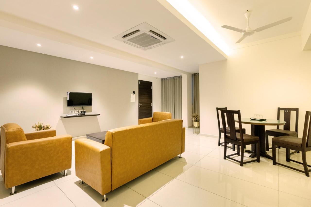 Hotel Paramount Suites & Service Apartments Mangalore Exterior photo