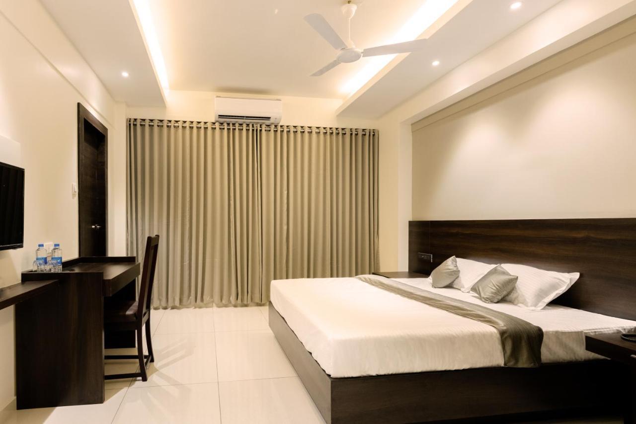 Hotel Paramount Suites & Service Apartments Mangalore Exterior photo